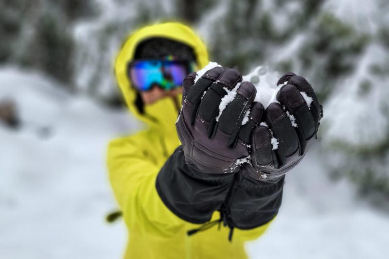 Stay Warm This Winter: Discover The Best Insulated Gloves For Men