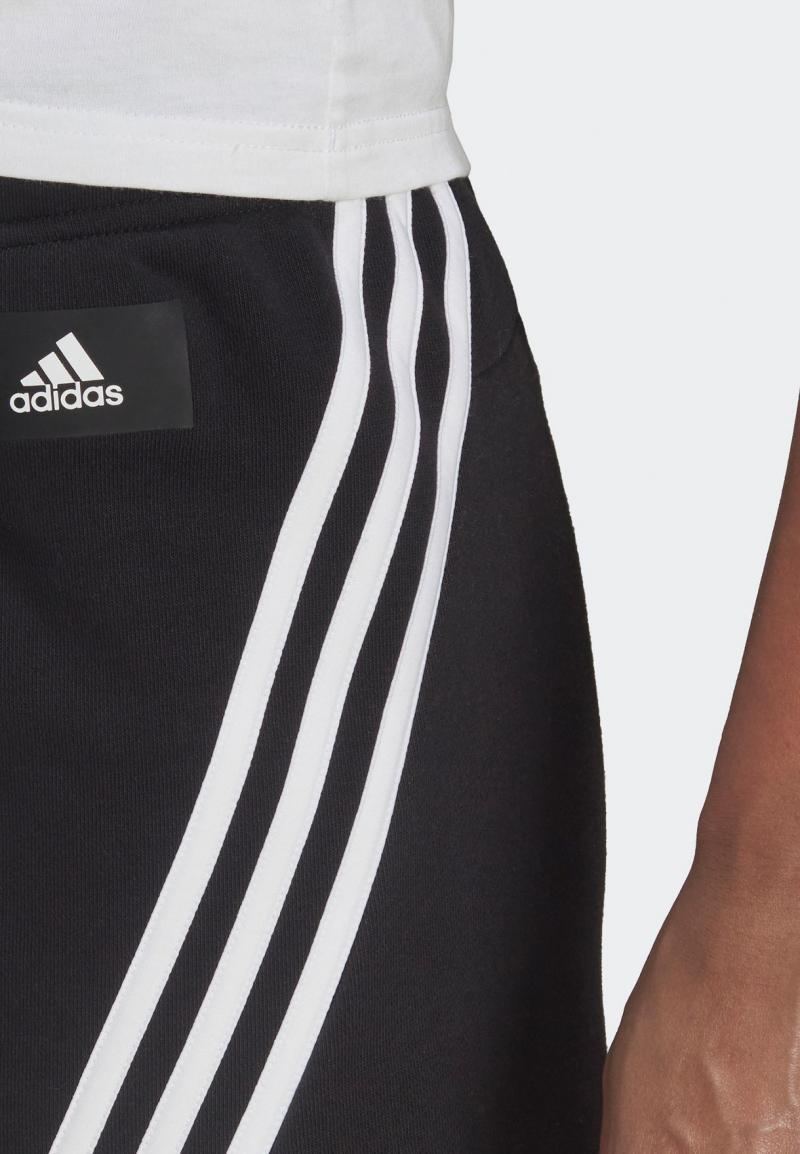 Stripes That Matter Most: Why Adidas 3 Stripe Shorts Are a Must for Men