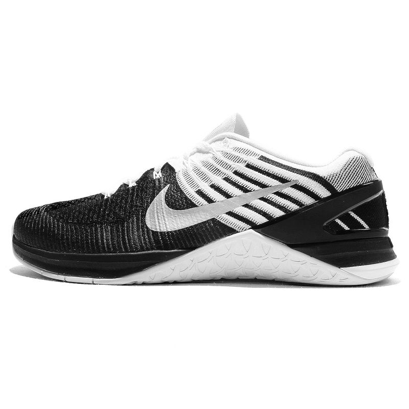 The Best Black and White Nike Trainer Shoes for Men in 2023