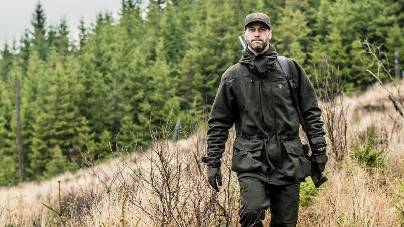 The Best Drake Outdoor Apparel for Your Next Hunt