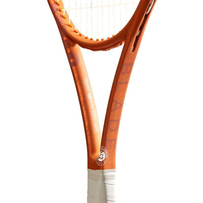 The Best Junior Tennis Racquet of 2023: Why Every Aspiring Young Player Needs The Wilson Blade 26