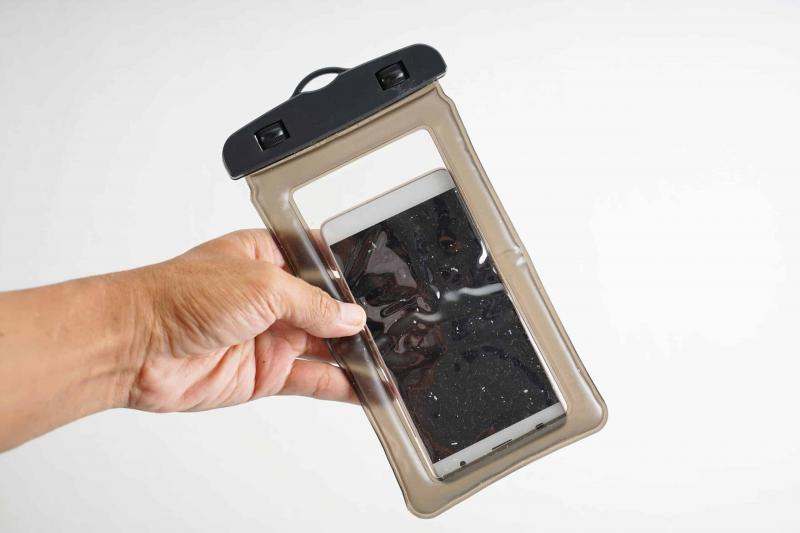 Thinking of Buying a Waterproof Phone Case This Year. Check Out These 15 Key Facts About Gecko Waterproof Phone Cases Before Deciding