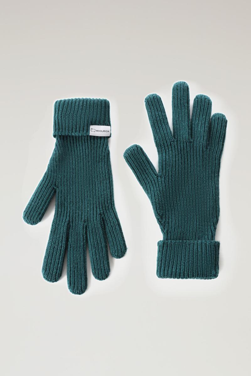Top Youth Lacrosse Gloves in 2023: How to Find the Perfect Fit for Your Player This Season
