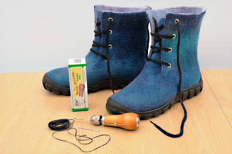 Transform Your Boots With Felt: Discover How To Make Your Footwear Cozier And Warmer