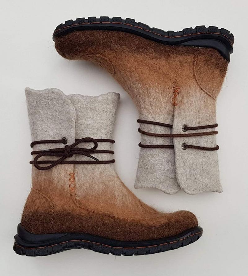 Transform Your Boots With Felt: Discover How To Make Your Footwear Cozier And Warmer