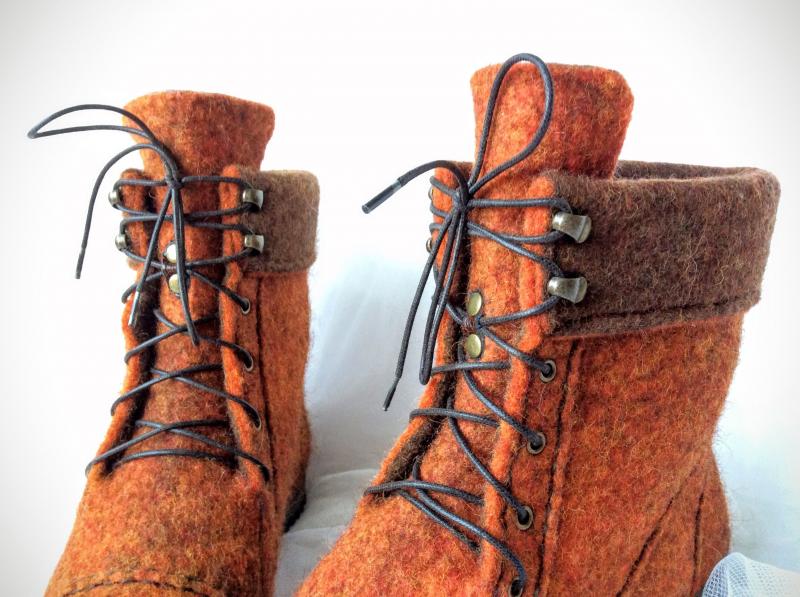 Transform Your Boots With Felt: Discover How To Make Your Footwear Cozier And Warmer