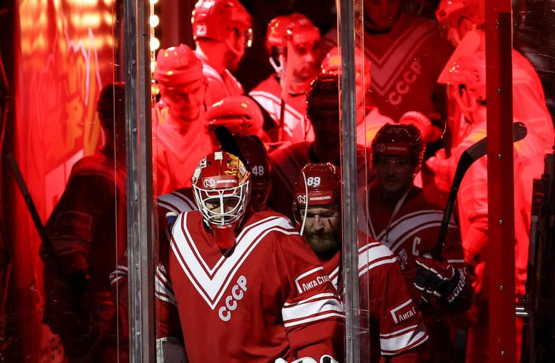 Transform Your Garage Into a Hockey Haven This Season: 15 Must-Have Items for Your At-Home Hockey Setup