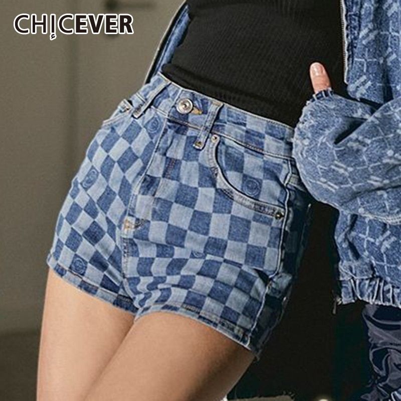 Trendy Summer Shorts Plaid Prints and Pockets for Women