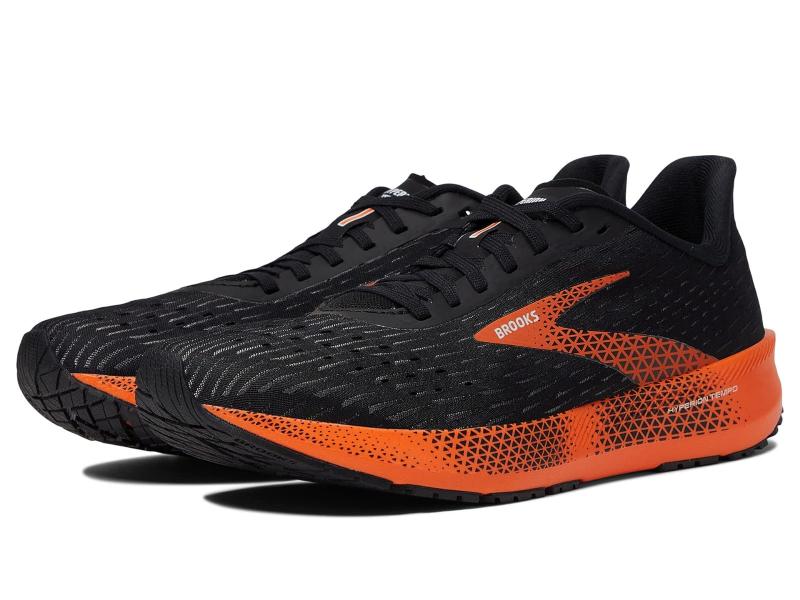 Try Our Secret to Run Faster This Year: Brooks Levitate 4 Black and White