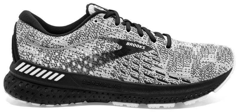 Try Our Secret to Run Faster This Year: Brooks Levitate 4 Black and White