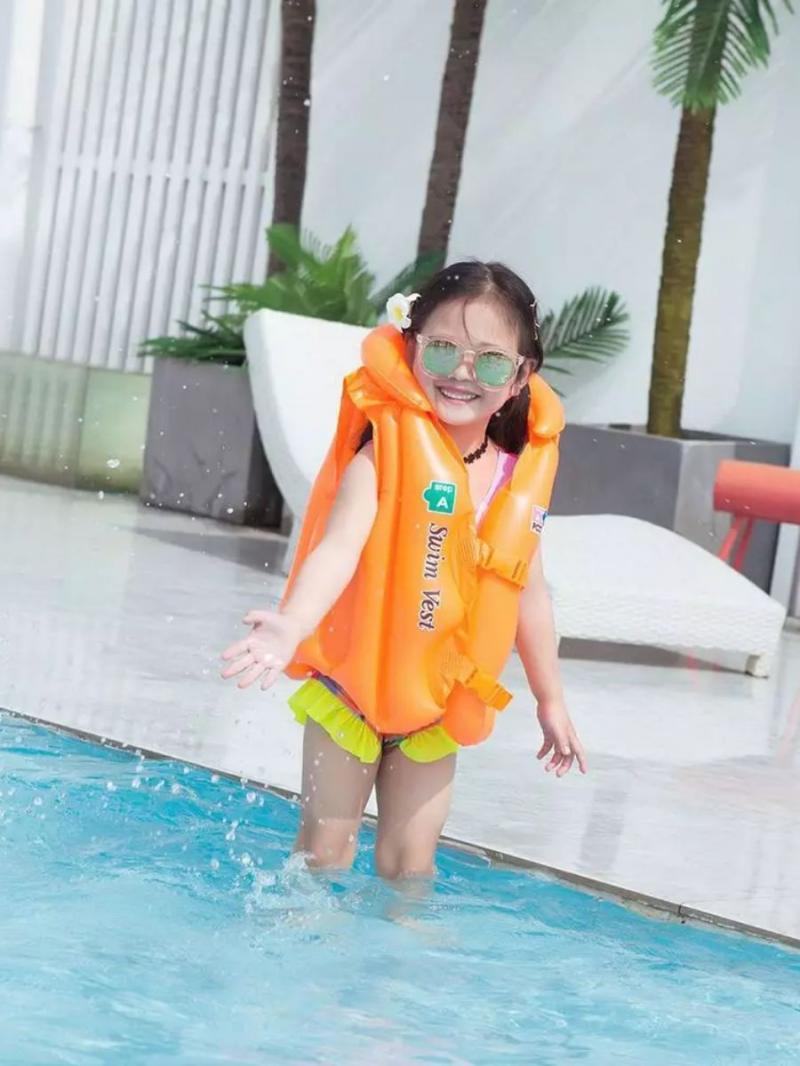 Want a Comfortable Swim Vest for Your Child: Discover the Power Swimr from Swimways