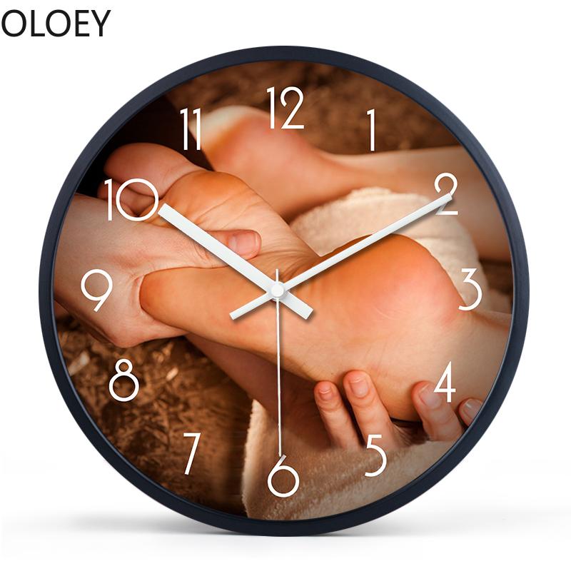 Want a Reliable Wall Clock. 14 Inch Atomic Clocks Have These Benefits