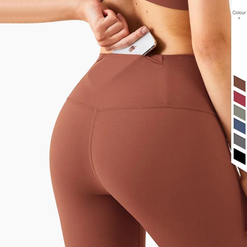 Want Every Leggings to Have Pockets: The 15 Best Leggings With Phone Pockets of 2022