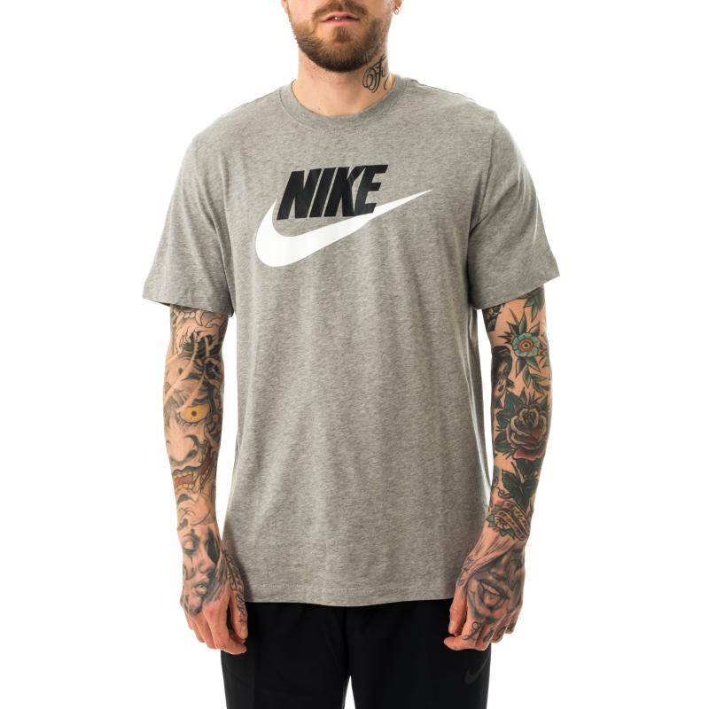 Want the Hottest Streetwear Look This Season. Discover Nike