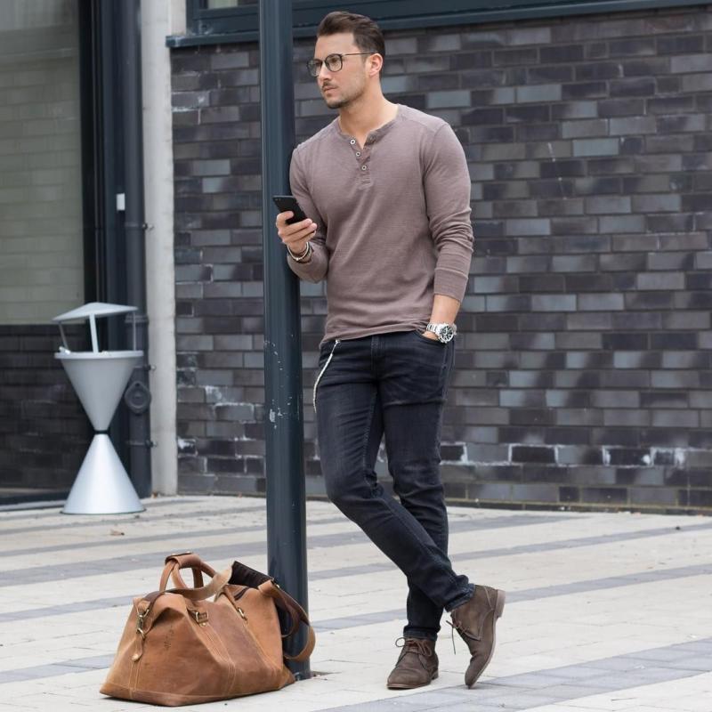 Want the Perfect Casual Style. Choose These 5 Notre Dame Mens Clothes Must-Haves