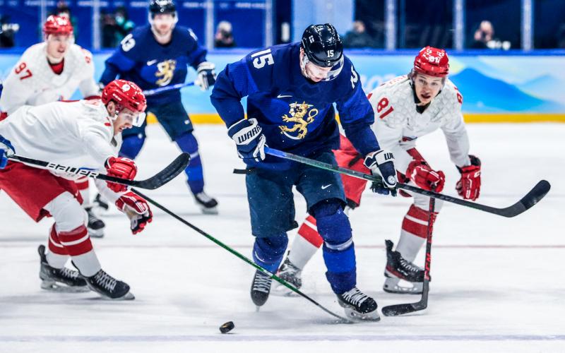 Want To Optimize Your Senior Ice Hockey Game: Discover These 15 Pro Tips for Selecting the Perfect Hockey Shaft