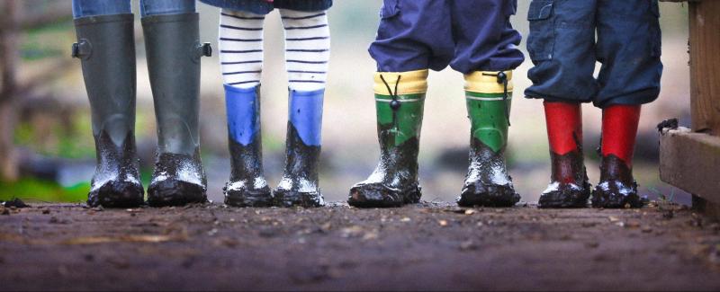 Wearing Rubber Boots Over Shoes This Winter: How To Stay Dry And Stylish