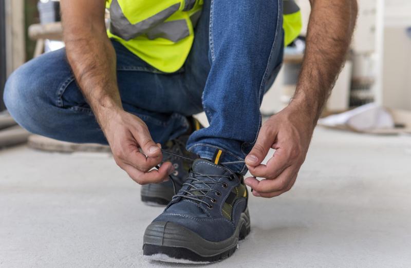 What Are the 15 Best Work Shoes for Construction Workers in 2023