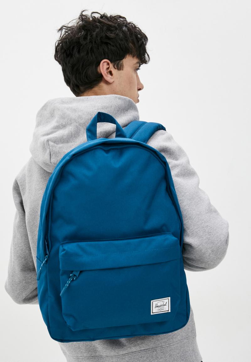 Where to Find the Coolest Herschel Backpacks: 15 Hip Stores That Have the Latest Styles