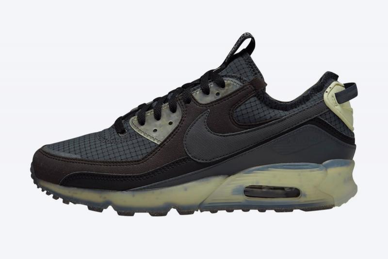 Where to Find the Most Comfortable Nike Air Max 90 Slides for Men This Year