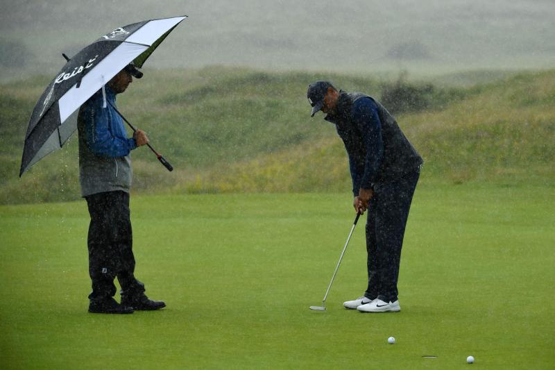 Will an Umbrella Fit In Your Golf Bag: 7 Tips For Keeping Your Clubs Dry During Rain
