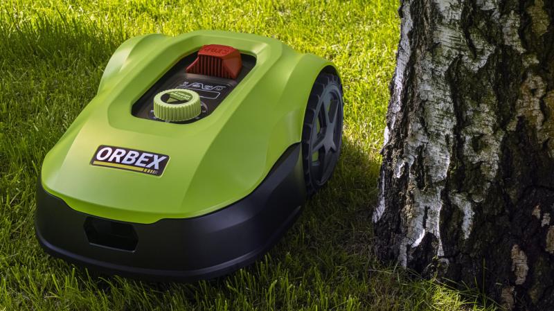 Will This Robot Mower Give You The Perfect Lawn: Why The Bladerunner Advantage Pro Xt W Is A Cut Above